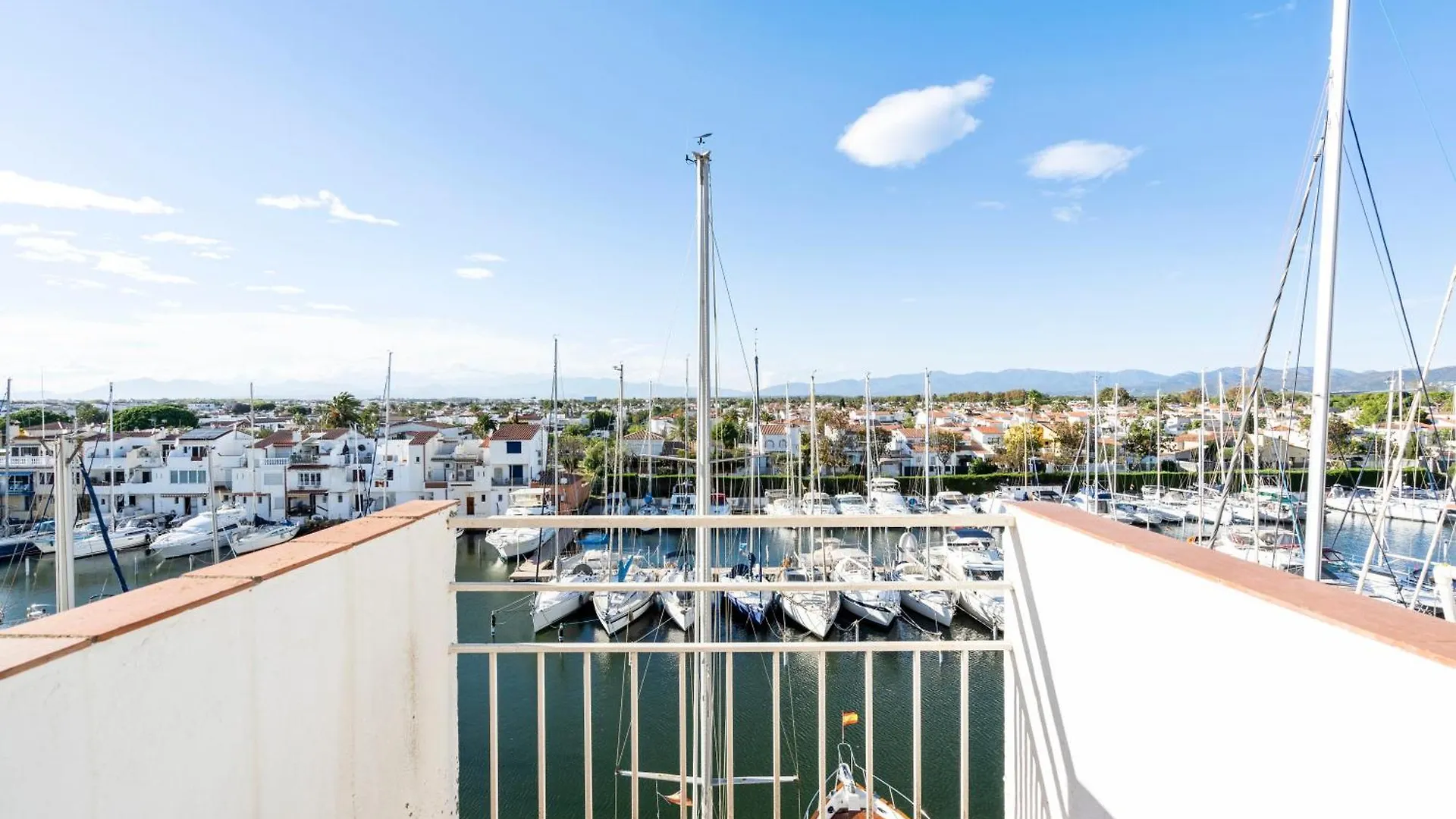 Welcs Apartamento 096 Emp Con Vistas Al Canal Empuriabrava 0*,  Španělsko