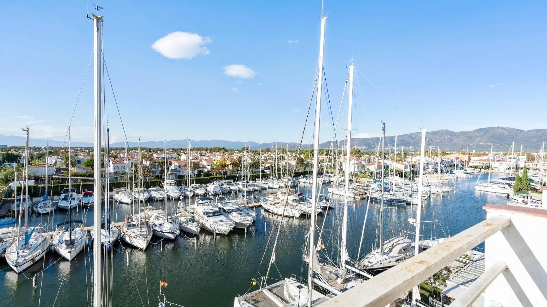 Welcs Apartamento 096 Emp Con Vistas Al Canal Empuriabrava